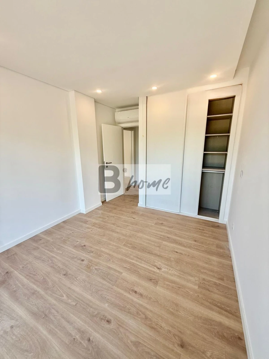 Apartamento T2 para Venda em Charneca de Caparica e Sobreda Foto 15