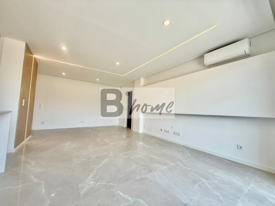 Apartamento T2 para Venda em Charneca de Caparica e Sobreda Foto 6