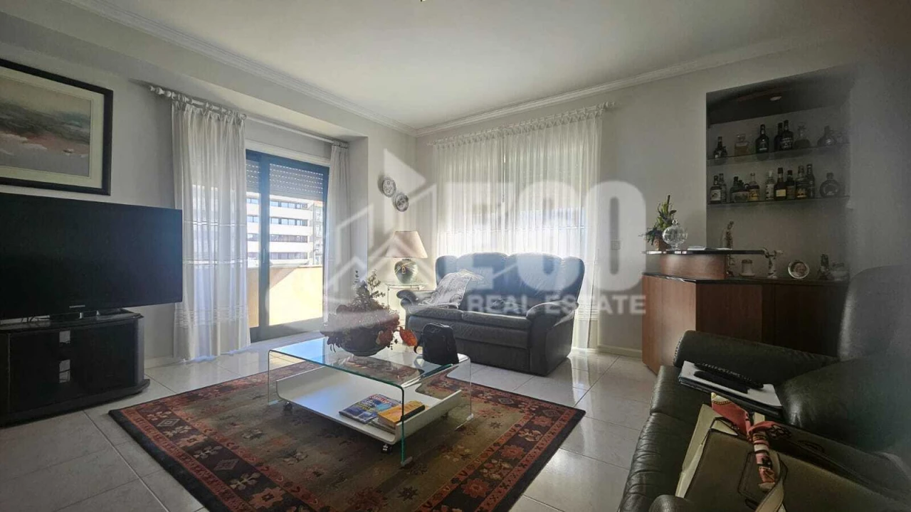 Apartamento T2 para Venda em Espinho Foto 1