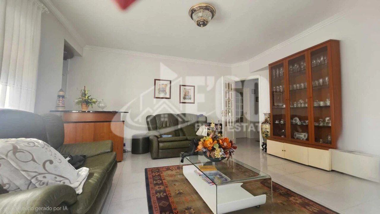 Apartamento T2 para Venda em Espinho Foto 2