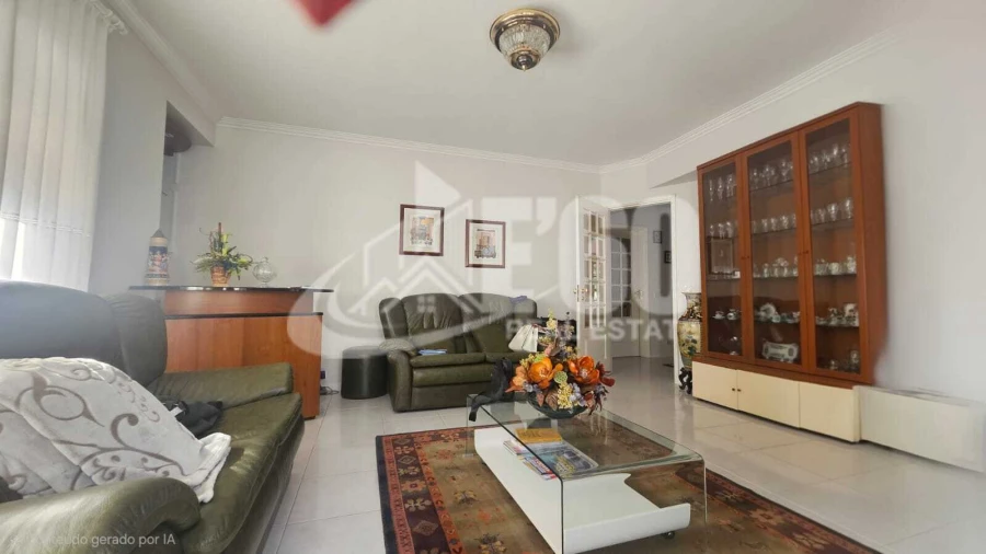 Apartamento T2 para Venda em Espinho Foto 2