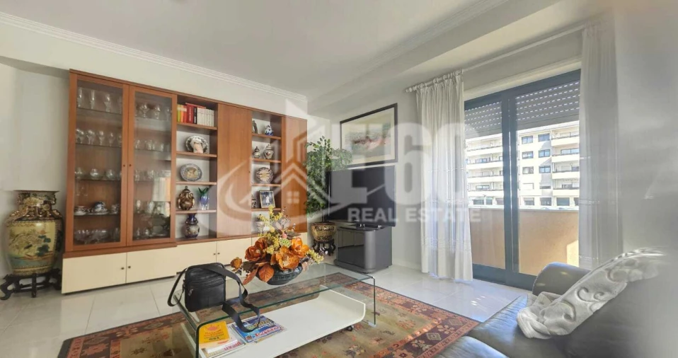 Apartamento T2 para Venda em Espinho Foto 3