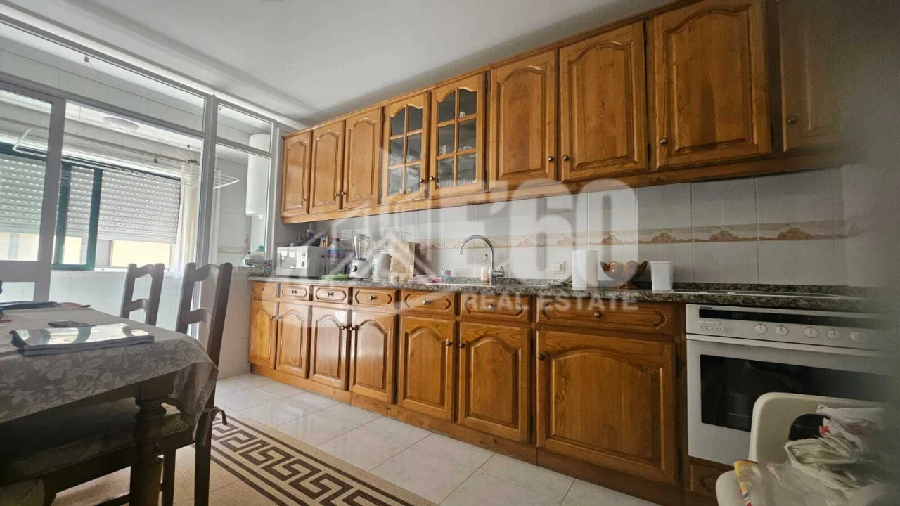Apartamento T2 para Venda em Espinho Foto 7