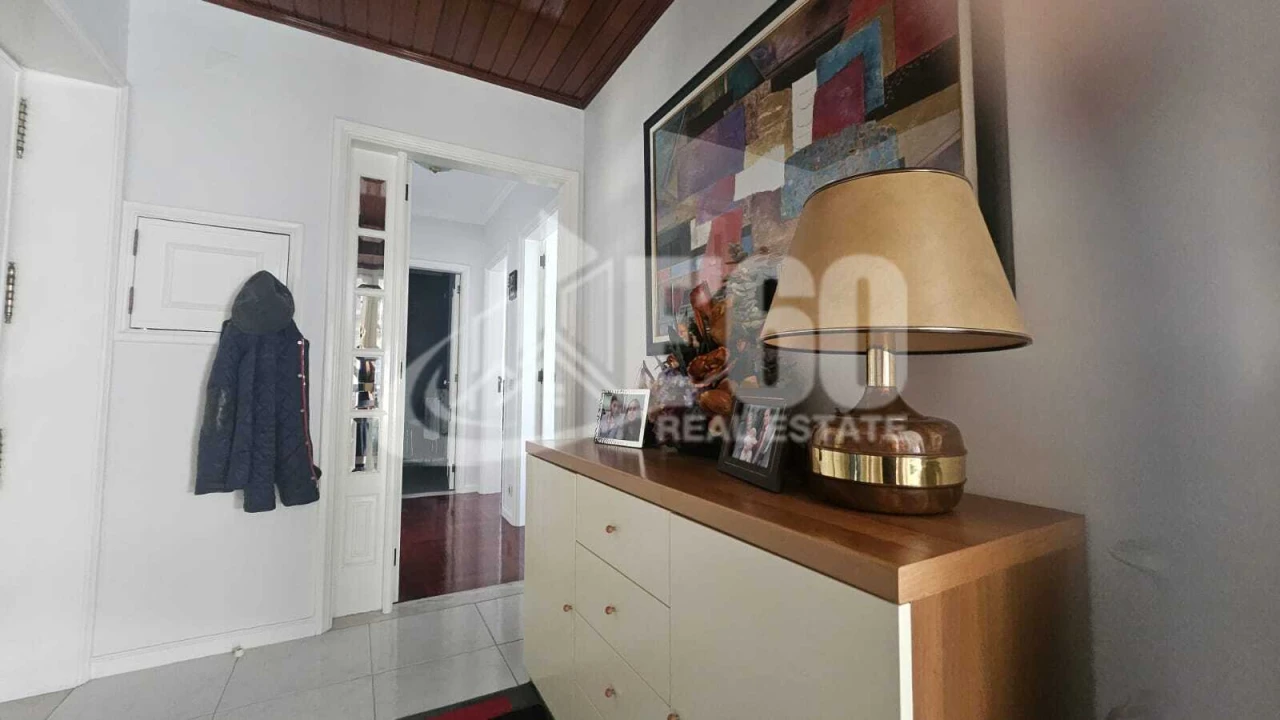 Apartamento T2 para Venda em Espinho Foto 4