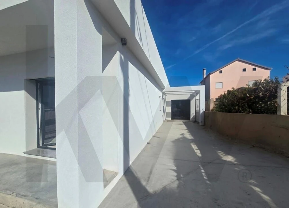 Moradia T4 para Venda em Fernao Ferro Foto 4