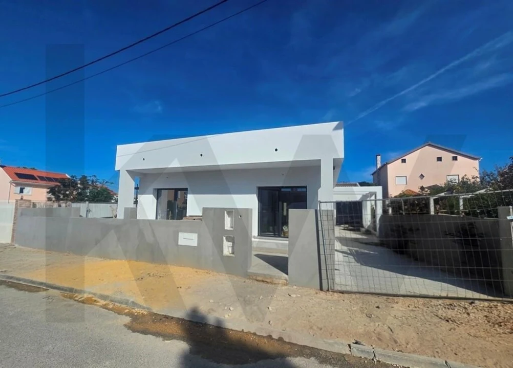 Moradia T4 para Venda em Fernao Ferro Foto 2