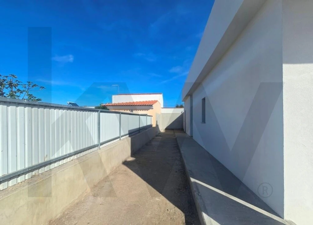 Moradia T4 para Venda em Fernao Ferro Foto 30