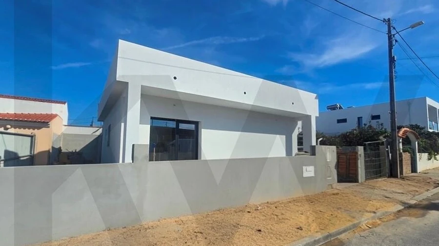 Moradia T4 para Venda em Fernao Ferro