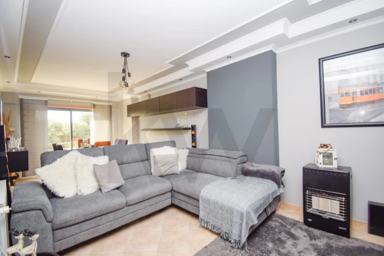 Apartamento T2 para Venda em Algueirão-Mem Martins Foto 3