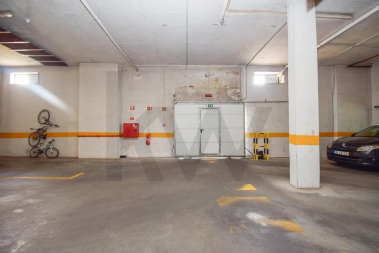 Apartamento T2 para Venda em Algueirão-Mem Martins Foto 26