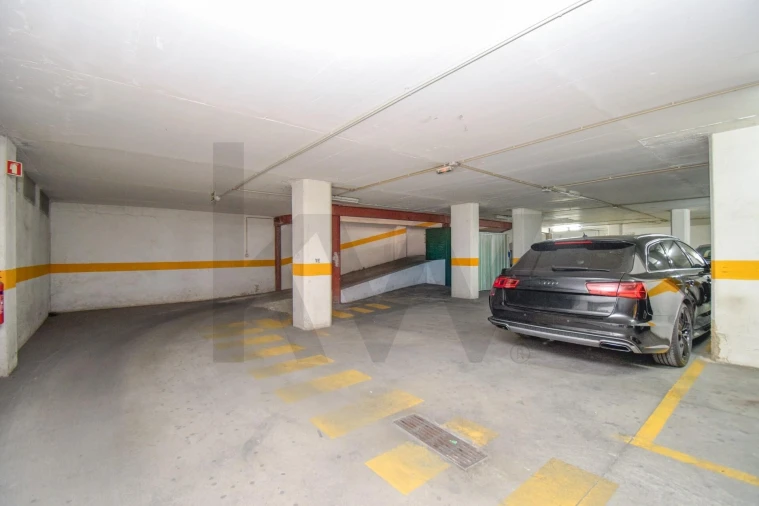 Apartamento T2 para Venda em Algueirão-Mem Martins Foto 27