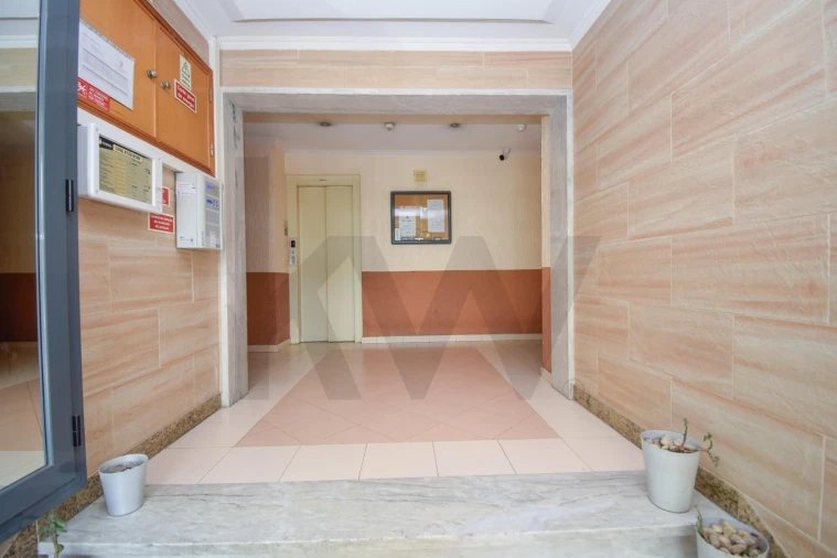 Apartamento T2 para Venda em Algueirão-Mem Martins Foto 30