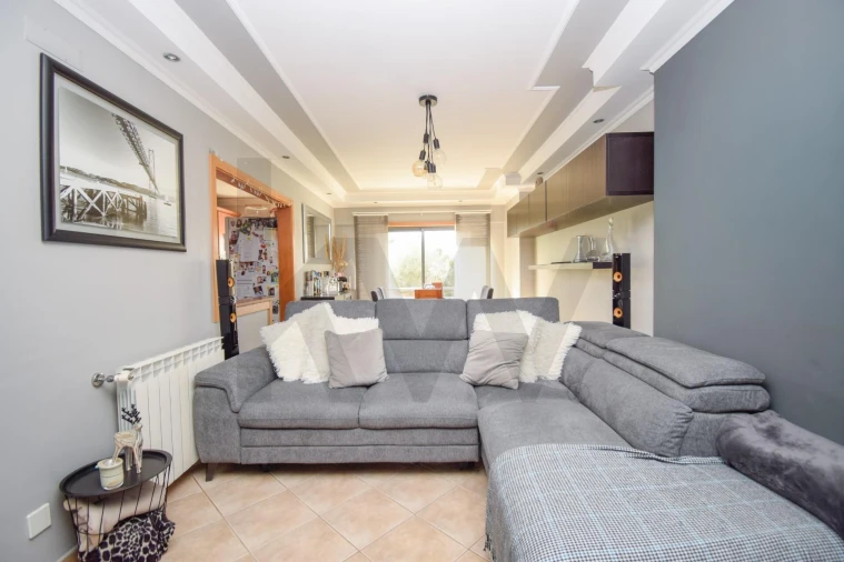 Apartamento T2 para Venda em Algueirão-Mem Martins Foto 2