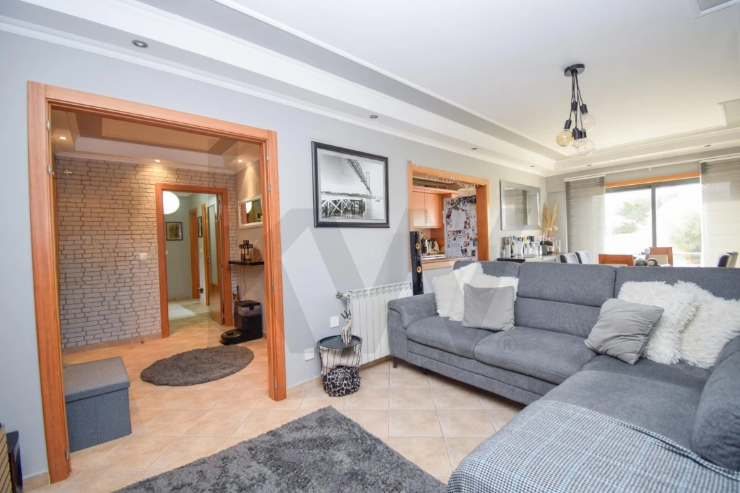 Apartamento T2 para Venda em Algueirão-Mem Martins Foto 1