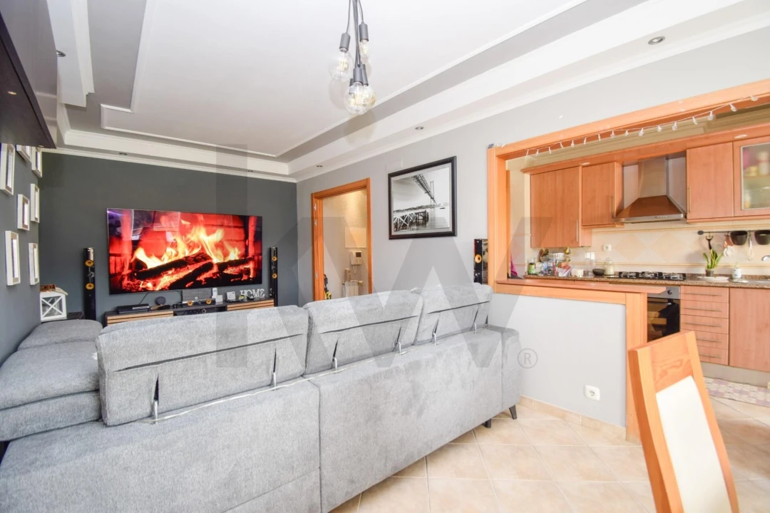 Apartamento T2 para Venda em Algueirão-Mem Martins Foto 7