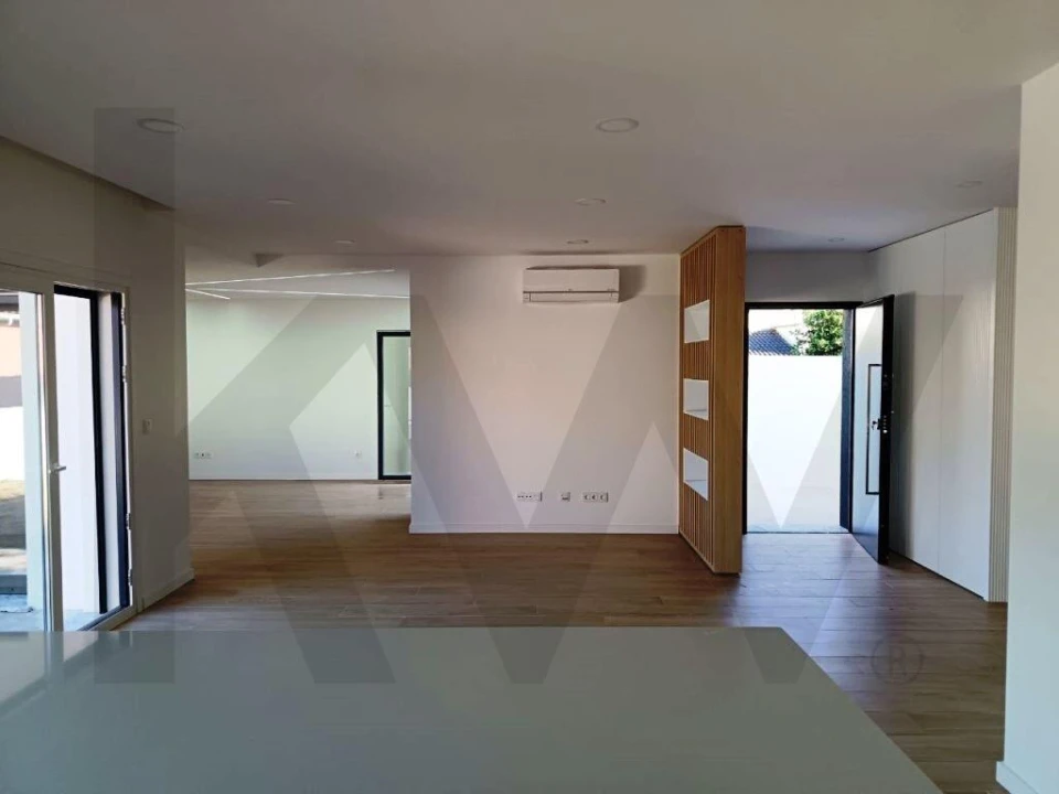 Moradia T4 para Venda em Fernao Ferro Foto 5