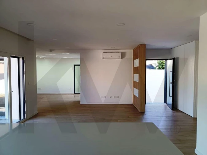 Moradia T4 para Venda em Fernao Ferro Foto 5