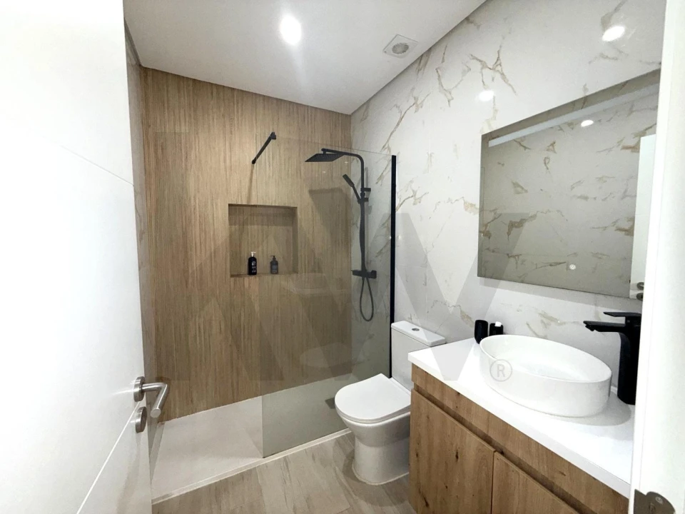 Apartamento T2 para Venda em Almada, Cova da Piedade, Pragal e Cacilhas Foto 9