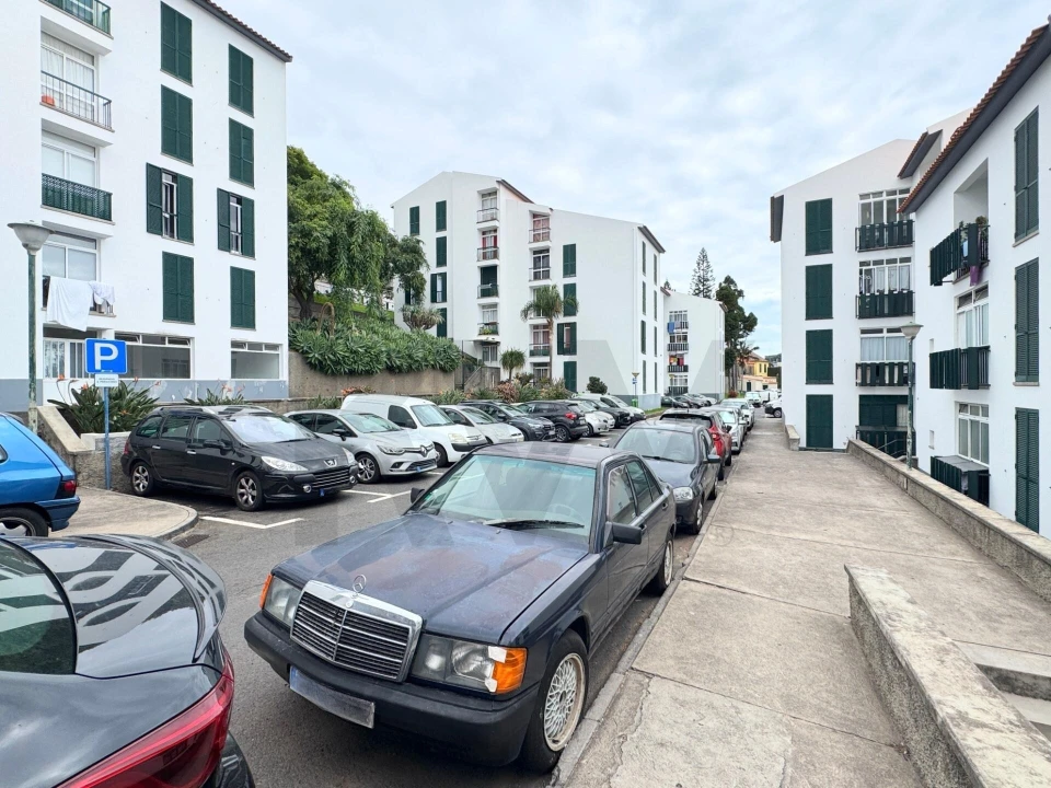 Apartamento T3 para Venda em Camara de Lobos Foto 1
