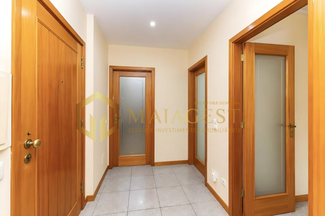 Apartamento T2 para Venda em São Felix da Marinha Foto 3
