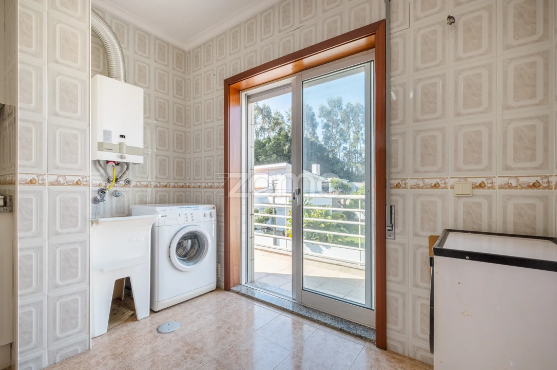 Apartamento T2 para Venda em São Felix da Marinha Foto 28