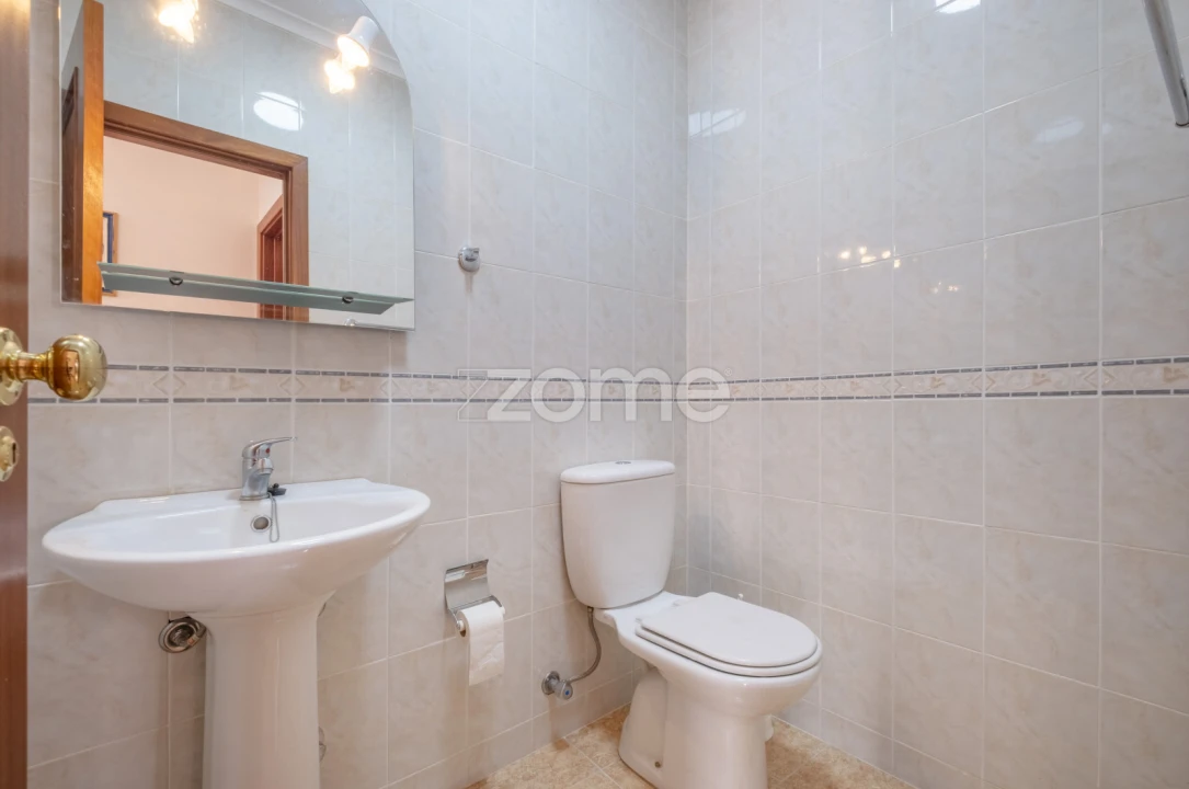 Apartamento T2 para Venda em São Felix da Marinha Foto 38