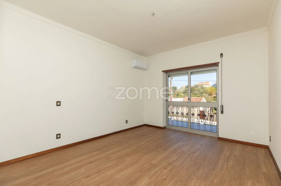 Moradia T5 para Venda em Souselas e Botão Foto 22