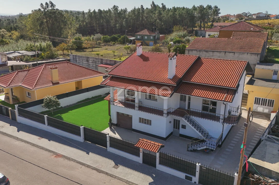 Moradia T5 para Venda em Souselas e Botão Foto 1