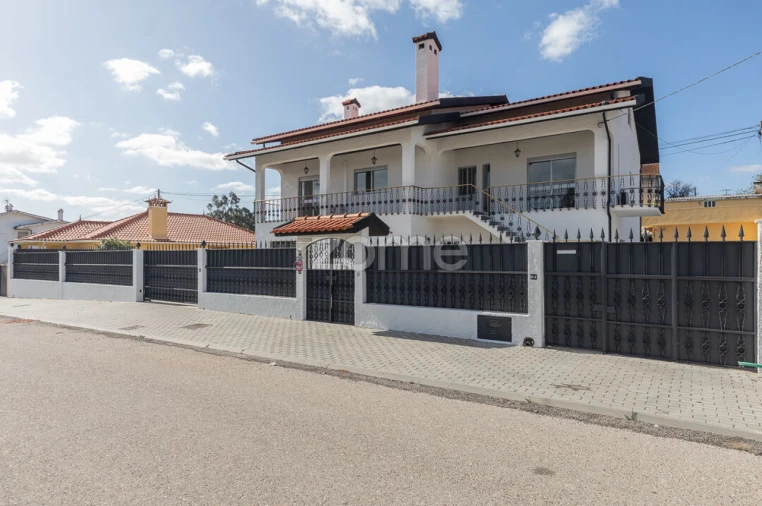 Moradia T5 para Venda em Souselas e Botão Foto 2