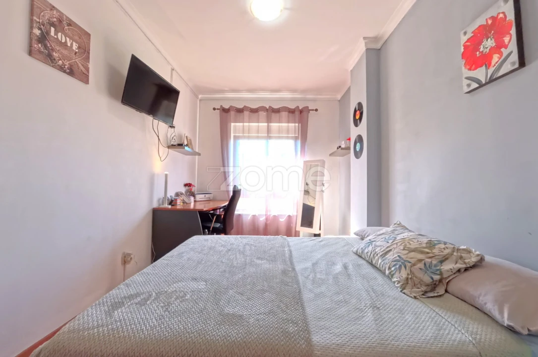 Apartamento T3 para Venda em Portimão Foto 3