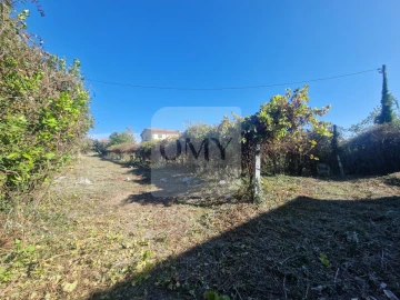 Moradia T3 para Venda em Adoufe e Vilarinho de Samardã
