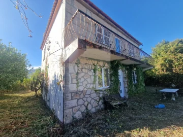 Moradia T3 para Venda em Adoufe e Vilarinho de Samardã