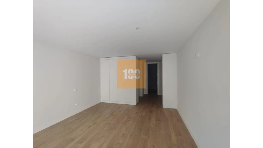 Apartamento T2 para Venda em Espinho Foto 12