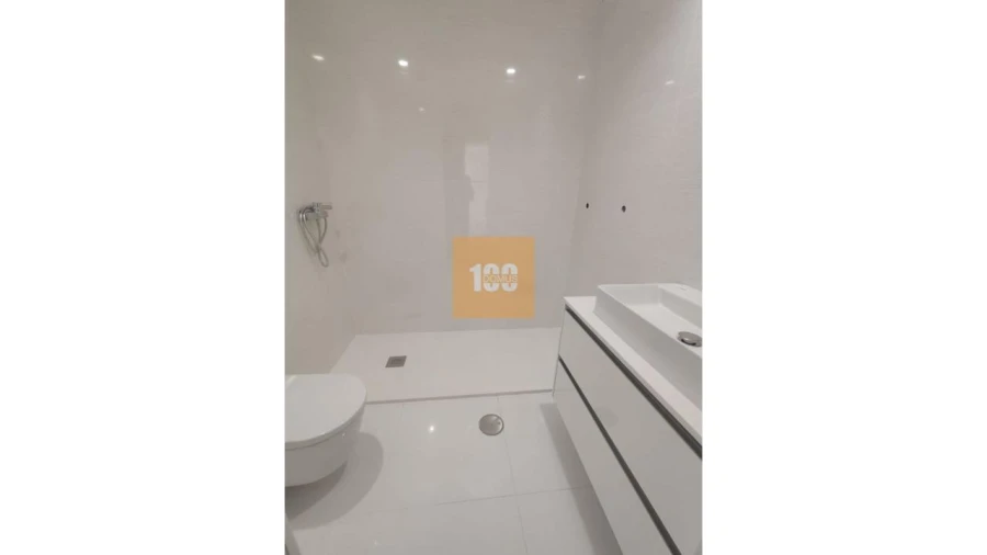 Apartamento T2 para Venda em Espinho Foto 20