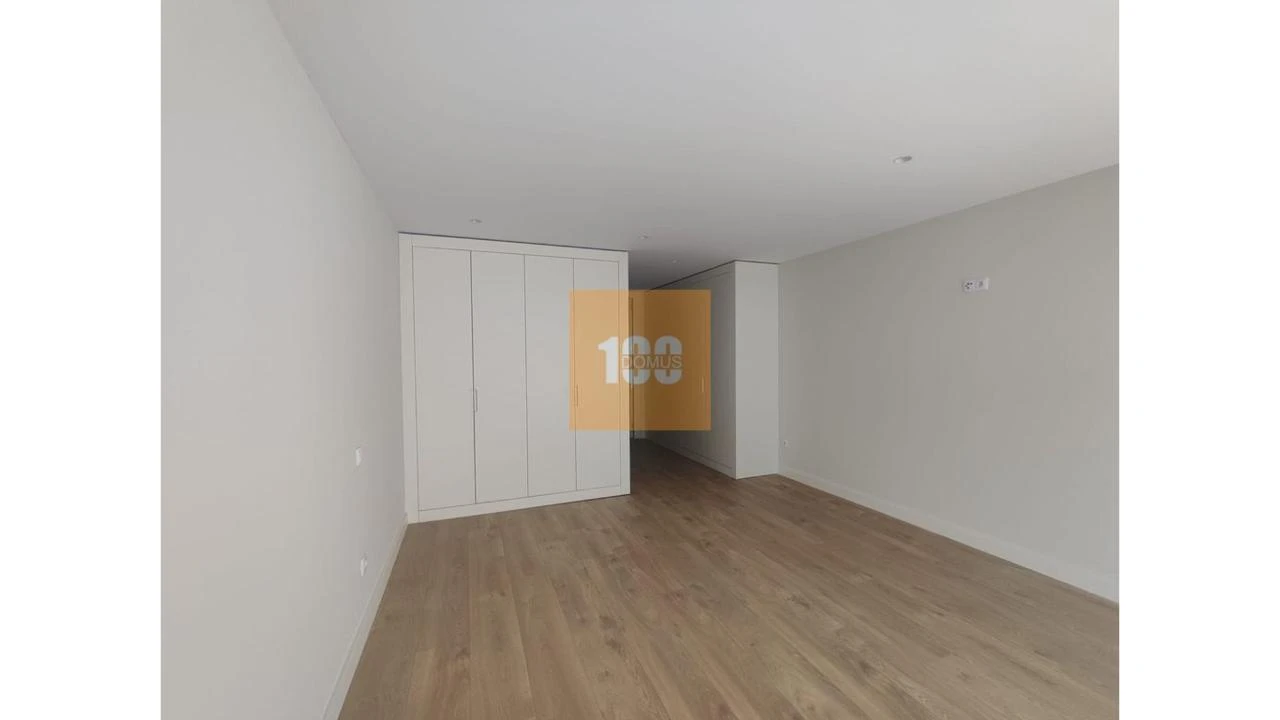Apartamento T2 para Venda em Espinho Foto 11