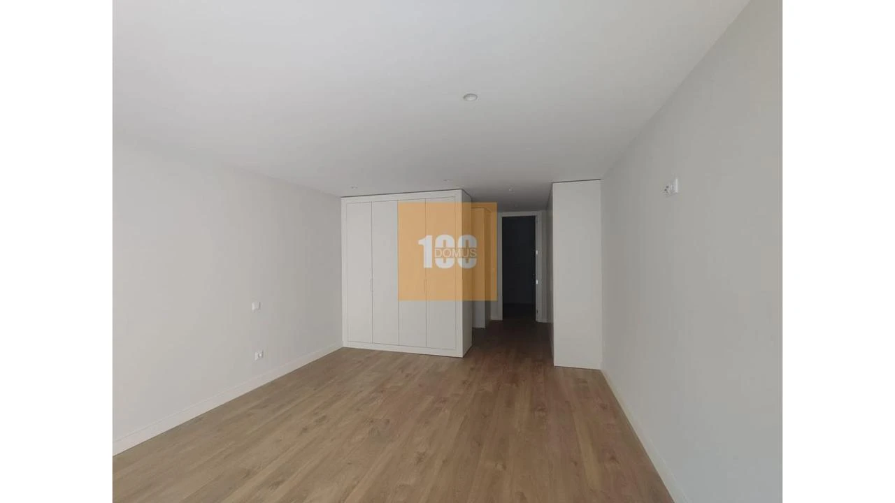 Apartamento T2 para Venda em Espinho Foto 12