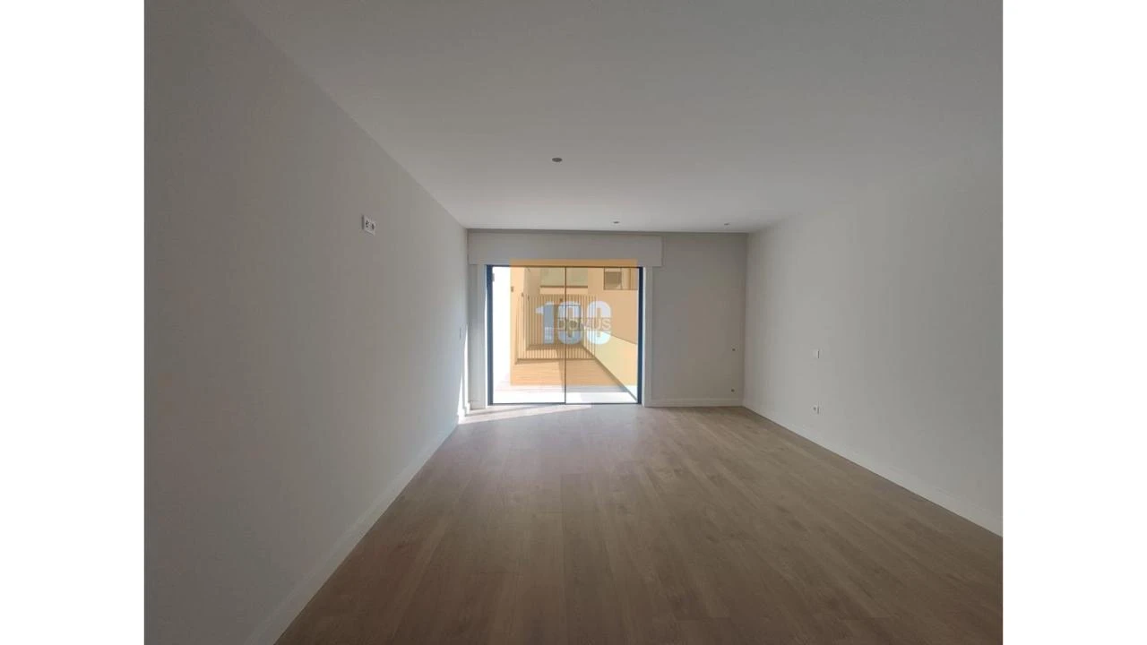 Apartamento T2 para Venda em Espinho Foto 13