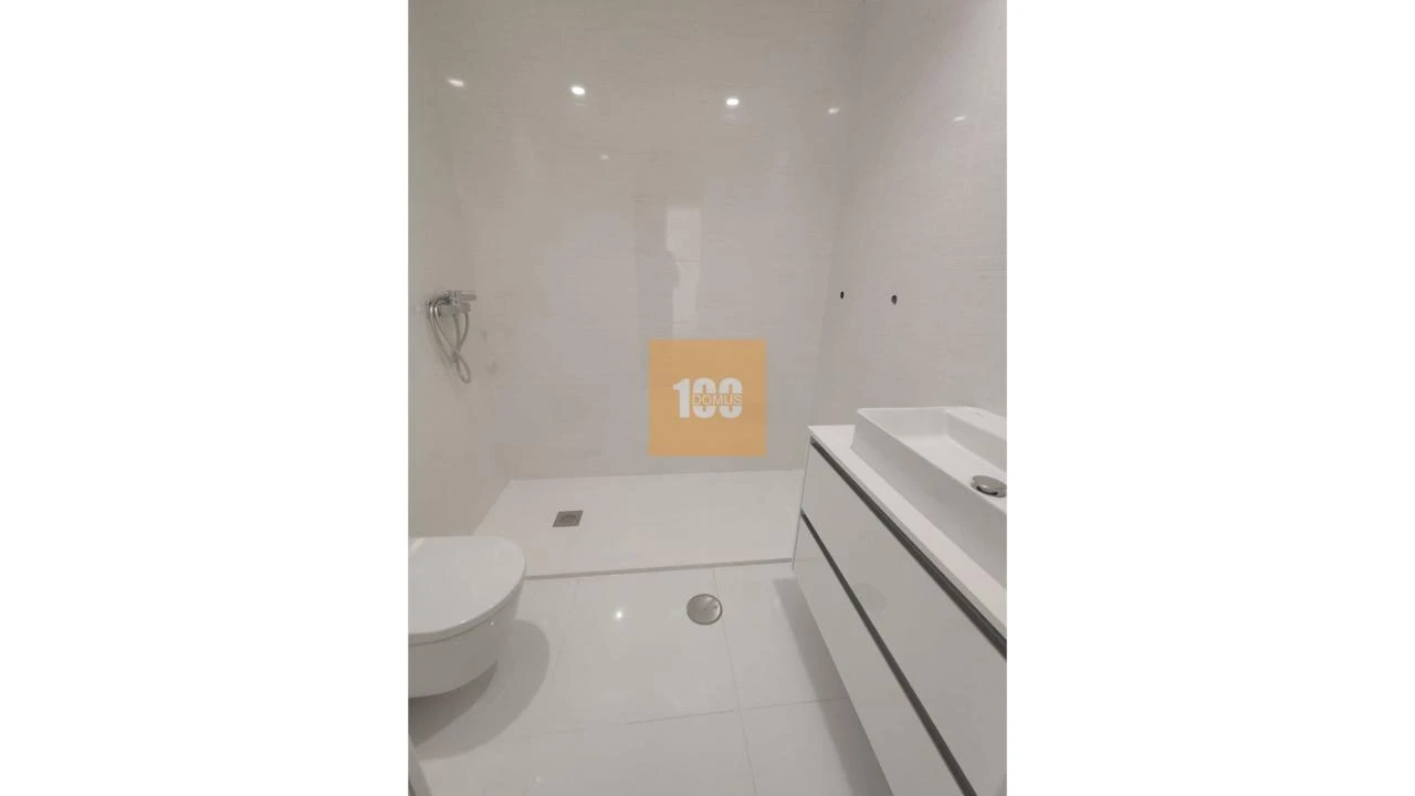 Apartamento T2 para Venda em Espinho Foto 20
