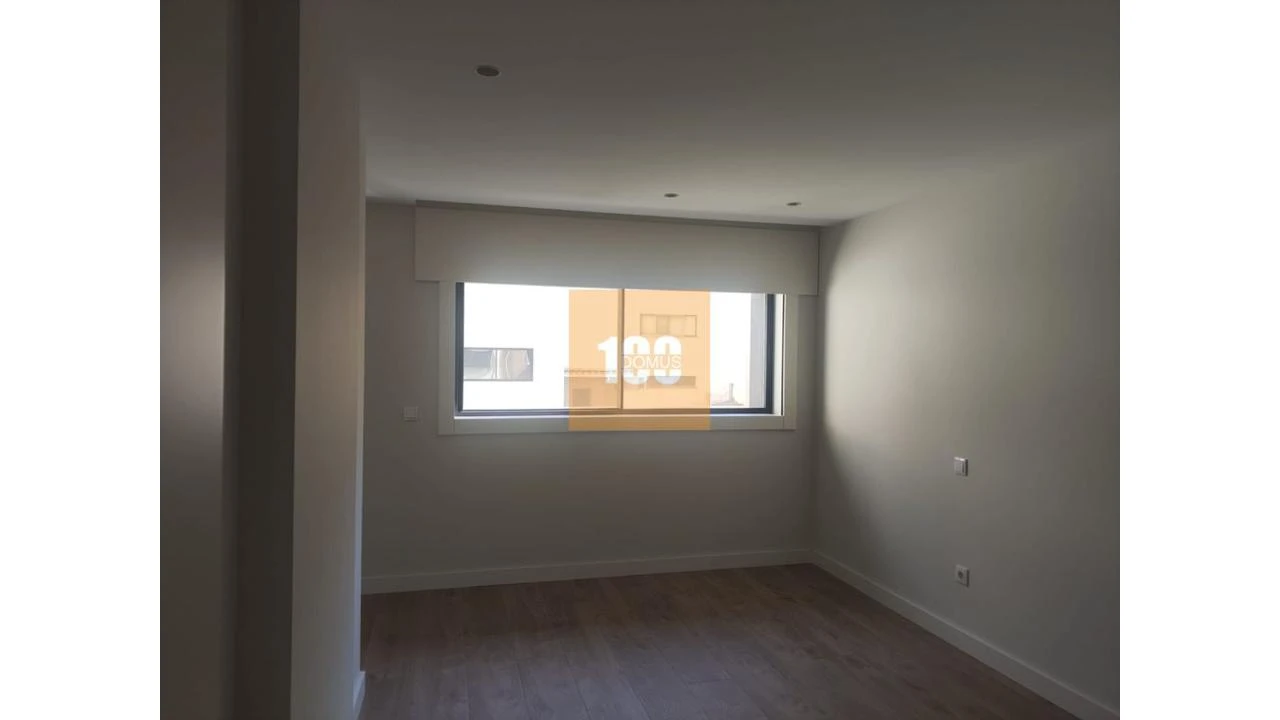 Apartamento T2 para Venda em Espinho Foto 17