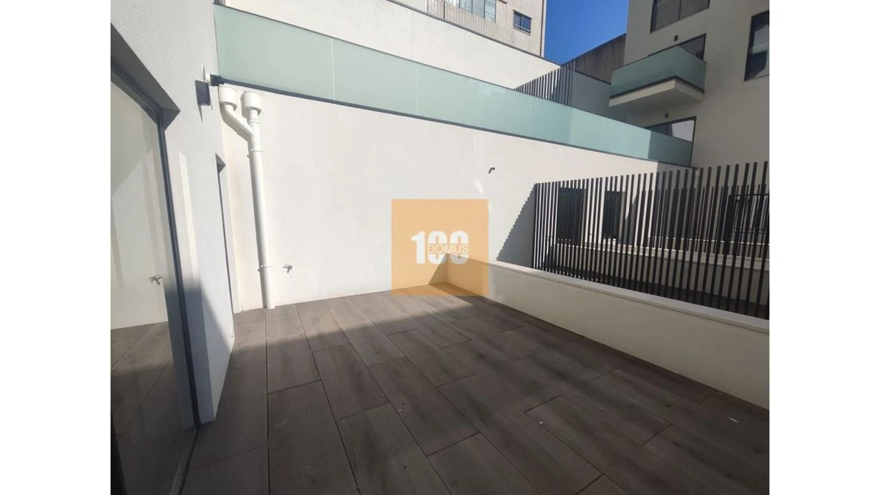 Apartamento T2 para Venda em Espinho Foto 24