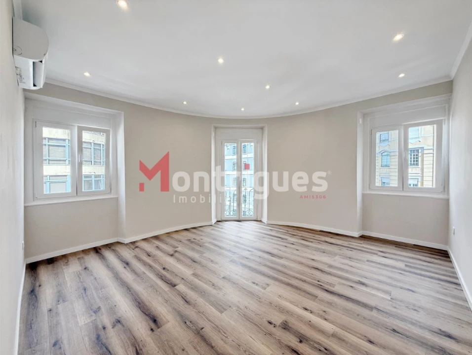 Apartamento T3 para Venda em Arroios Foto 3