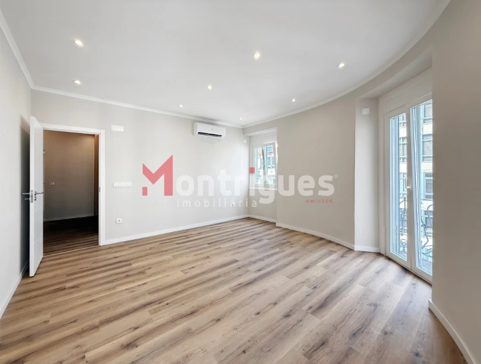 Apartamento T3 para Venda em Arroios Foto 4