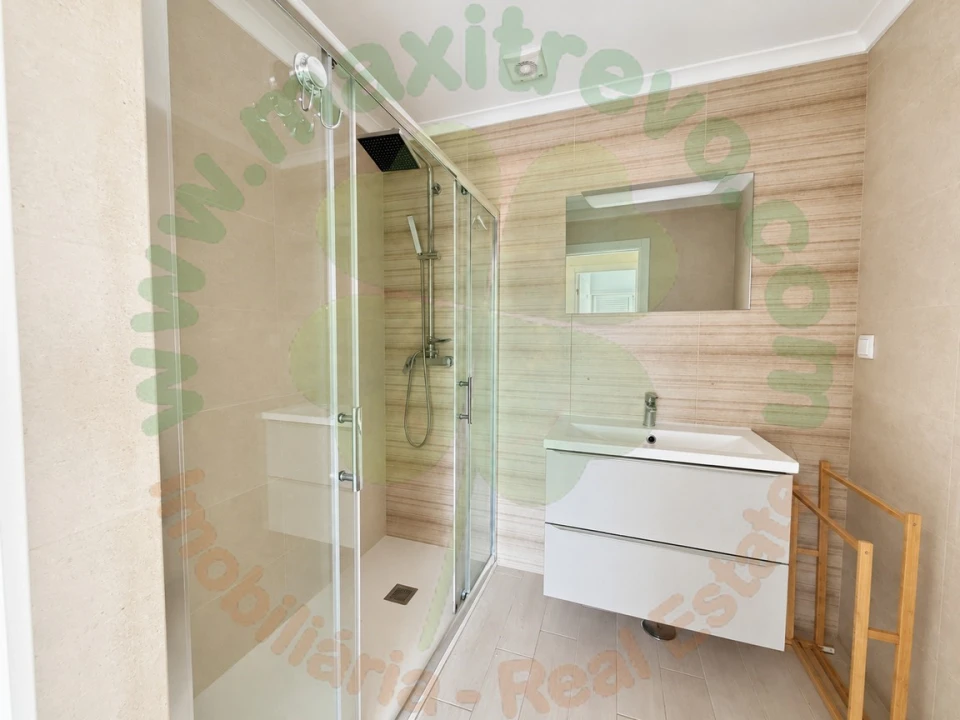 Apartamento T2 para Venda em Seixal, Arrentela e Aldeia de Paio Pires Foto 14