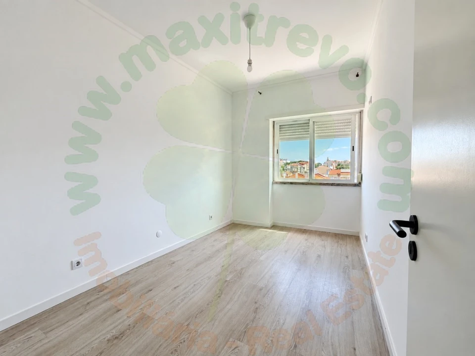 Apartamento T2 para Venda em Seixal, Arrentela e Aldeia de Paio Pires Foto 12