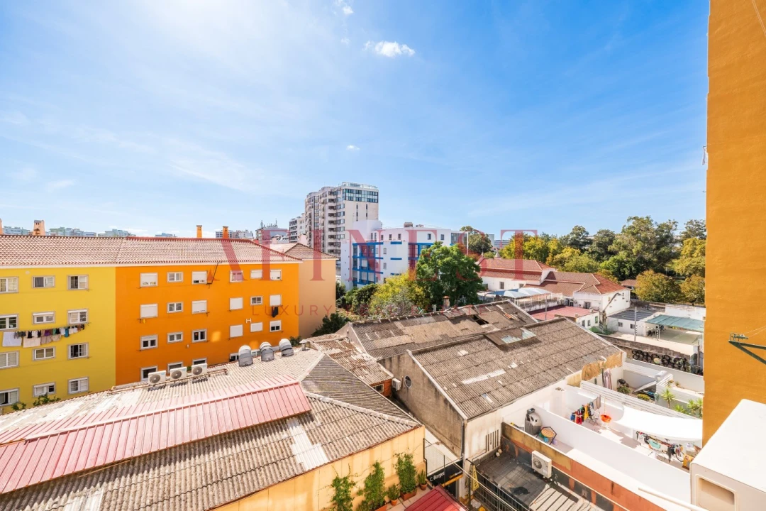 Apartamento T2 para Venda em Alvalade Foto 3