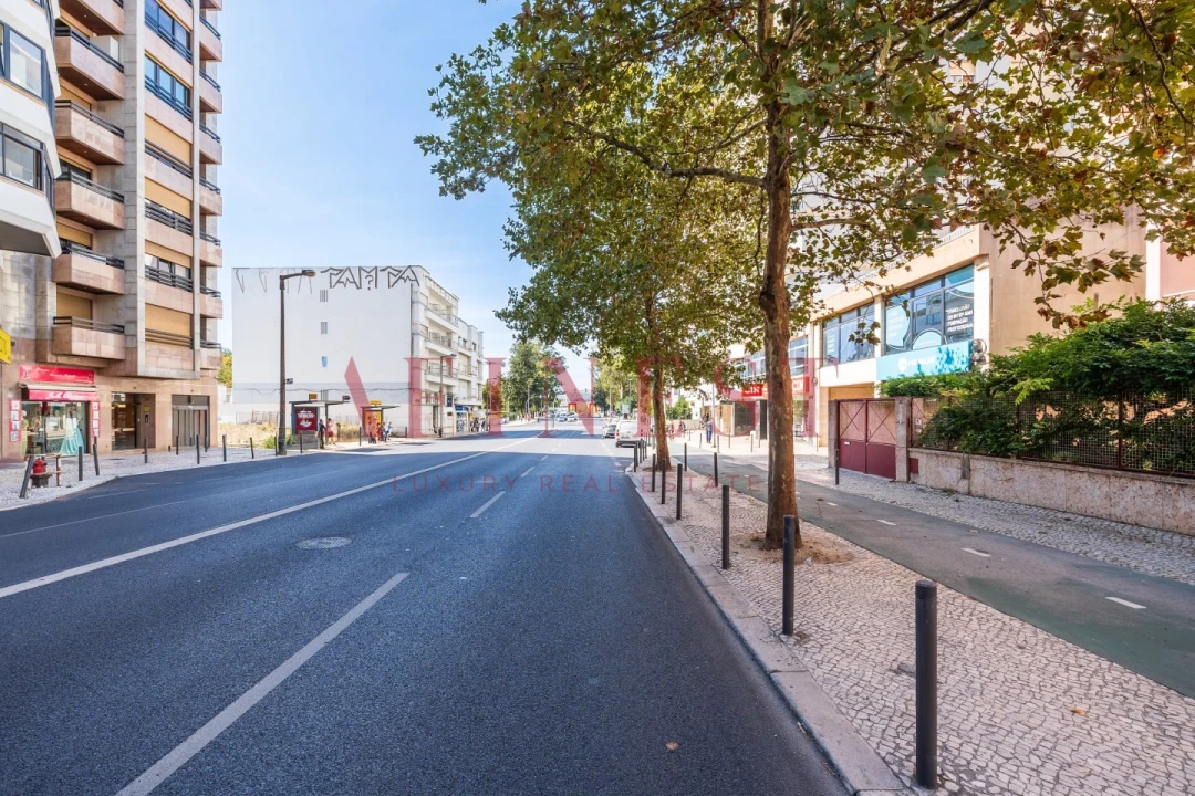 Apartamento T2 para Venda em Alvalade Foto 32