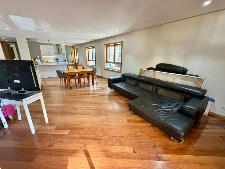 Apartamento T4 para Venda em Oliveira do Douro Foto 5