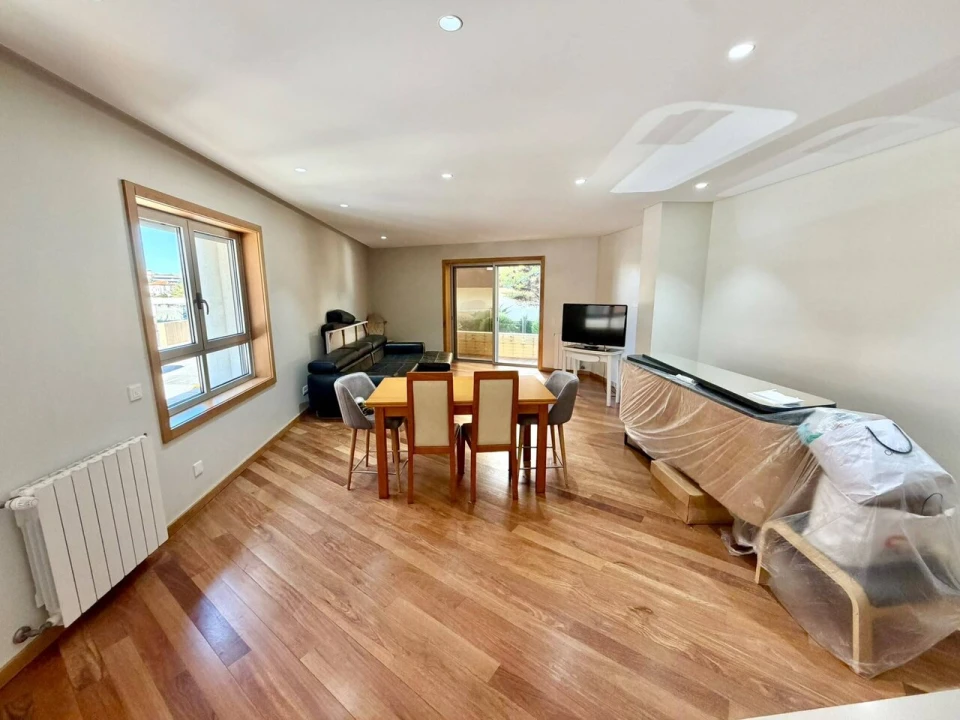 Apartamento T4 para Venda em Oliveira do Douro Foto 8