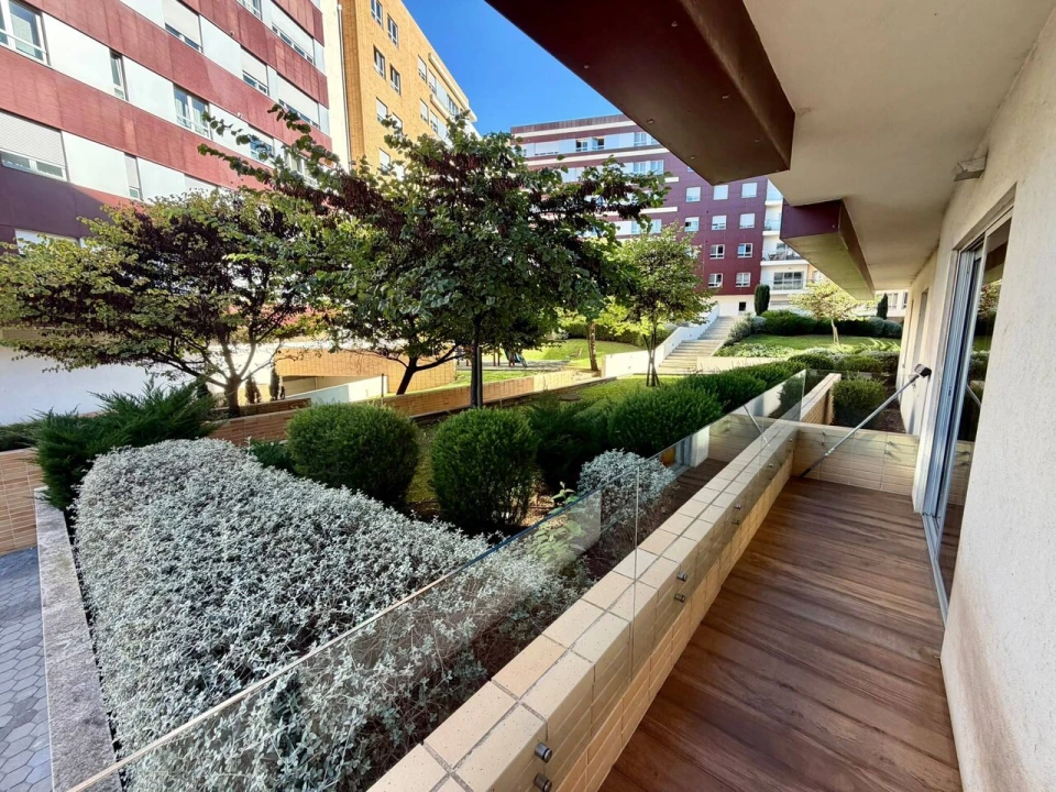 Apartamento T4 para Venda em Oliveira do Douro Foto 10