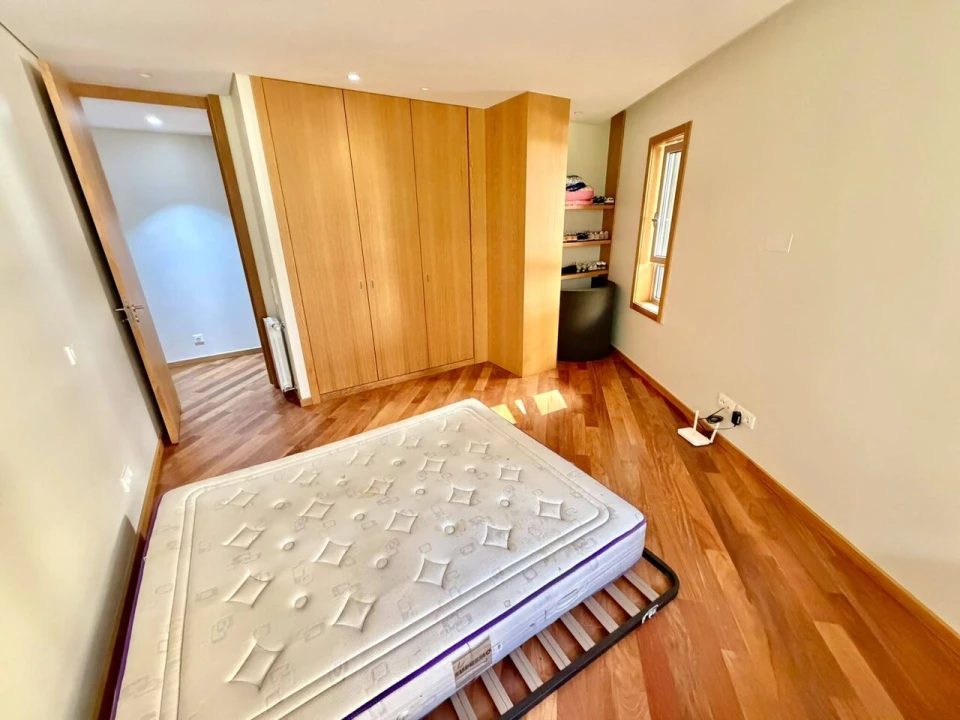Apartamento T4 para Venda em Oliveira do Douro Foto 19
